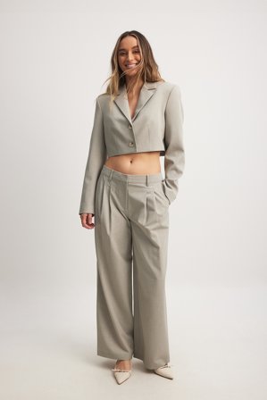 NA-KD Wide Low Waist Suit Pants - Lavtaljede bukser - Grå - EU 40