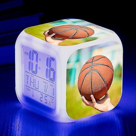 Koripallo Herätyskello 7 Väriä Vaihtava Monitoiminen Yövalo Elektroninen Kello Lastenhuone Herätyskello Syntymäpäivälahja Lapselle Tw-WELLNGS