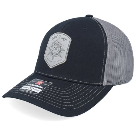 Wild Spirit - Černá trucker Kšiltovka - Compass Shield Grey Patch Black/Charcoal Trucker @ Hatstore