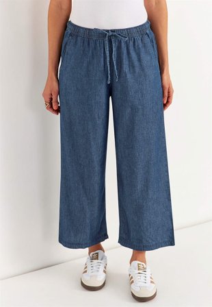 Cellbes of Sweden - Culottebukse i myk, luftig denim i mellomblå denim for damer i størrelse 50/52