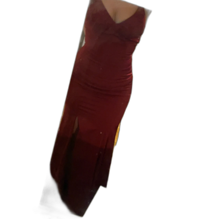 Röd balklänning med öppen rygg och slits