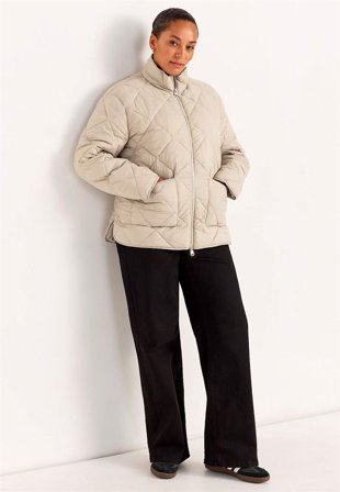 Cellbes of Sweden - Quiltet letvægtsjakke i beige til damer i størrelse 58/60