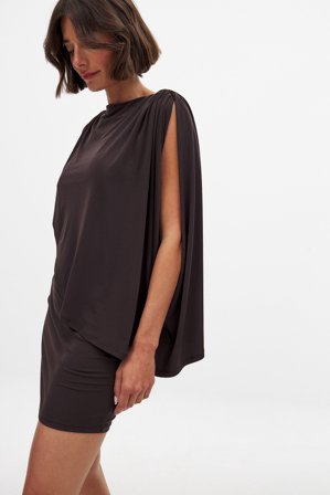 NA-KD drapiertes Minikleid mit Cape - Drapierte Kleider - Braun - XS (EU 32)