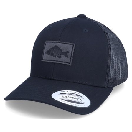 Skillfish - Svart trucker Keps - Charcoal Carp Fish Patch Black Trucker @ Hatstore