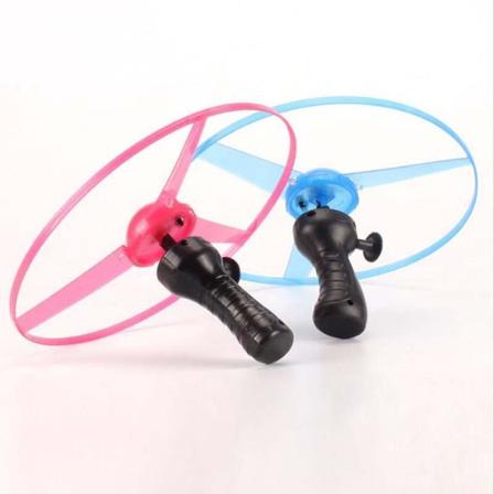 Slumpmässig färg (2 st),Flygande propeller för barn, Flying Disc med launcher, Bamboo Dragonfly Flying Toy 3-årig barn, LED Light Up Spinning Toy Boy 