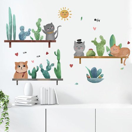 Kombinasjon av kaktus og kattunge veggklistremerker på den idylliske lille hyllen i solen, frisk hjemmedekorasjon, grønne kaktus veggklistremerker 