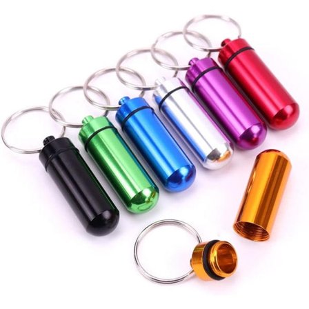 7 kpl Mini-alumiiniseos pillereitä, vedenpitävä, 7 väriä 7 päivässä, pilleripidike, avaimenperä, pillerisäiliö