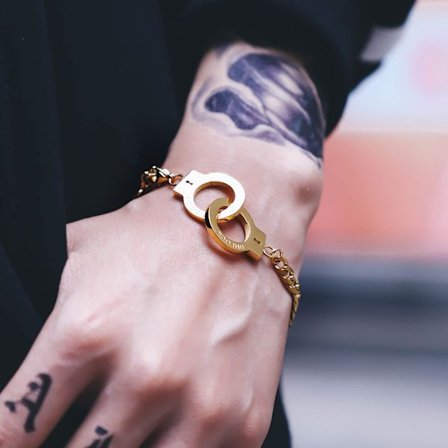 Vintage Indenterad text Faith Armband Twistkedja Guld Handcuffs