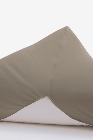 Borås Cotton - Kuvertlagen Cloud - Beige - Faconsyede lagner - 180X200 - Fra Homeroom