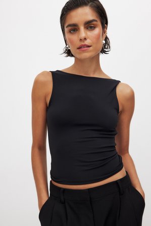 NA-KD Twist Back Top - Toppe med åben ryg - Sort - L
