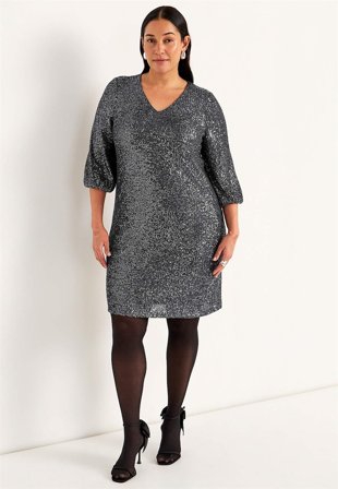 Cellbes of Sweden - V-udskåret pailletkjole i sølvgrå til damer i størrelse 54/56