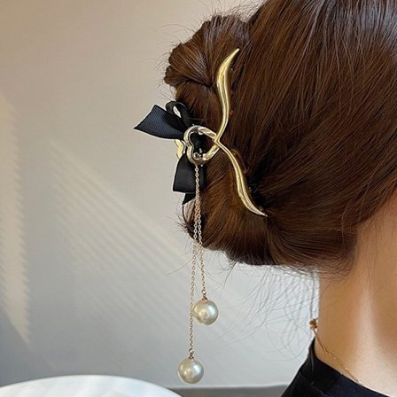 Uusi naisten metallihiusneula Perhoshiusneula Hai Pendant Ha