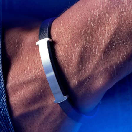 Nomen | Bracelet en cuir noir avec plaque d'identification en métal argenté pour hommes - Bracelets en cuir - pour Hommes - Lucleon