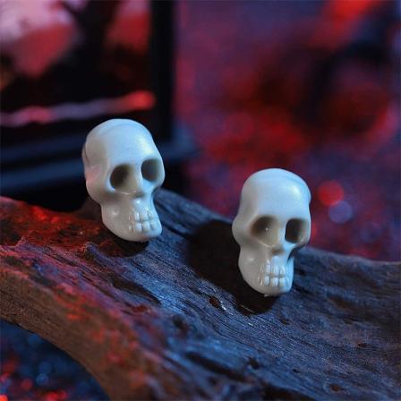 Mini Plastskallar 50 st Realistiska Skelett Skallar Dekoration Halloween Spökskrämma Rekvisita för Halloween Trick Leksak Tillbehör