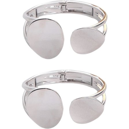 To moderne sølvfarvede metal gardinholdere, asymmetrisk design, blød åbning, buet servietringform