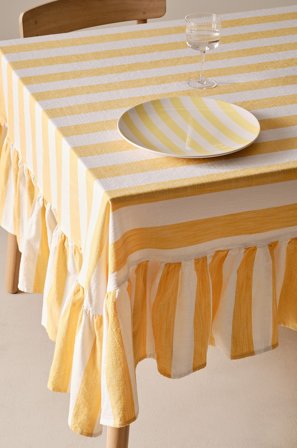 Jotex - Duk Med Volang Gul/naturhvit - IRIS - Kjøp Duker hos Jotex