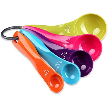 Sæt med fem måleskeer 5 stykker i 5 farver Måleskeer