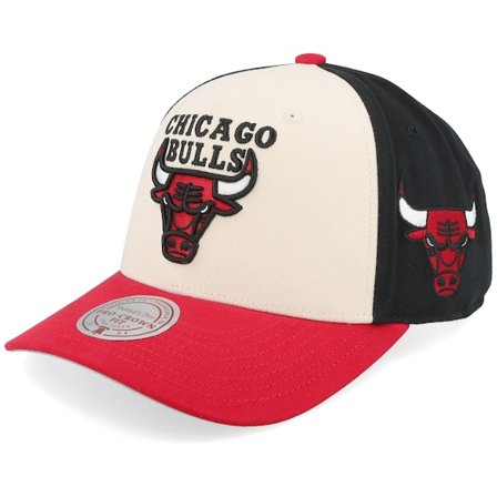 Mitchell & Ness - NBA Branco adjustable Boné - Chicago Bulls Brushed Off Pro White/Red/Black Adjustable @ Hatstore
