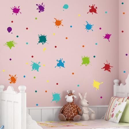 Yksi sarja värillisiä seinätarroja, seinätarraa lastenhuoneeseen, väripisteitä irrotettavia seinätarroja pisteitä seinätarraa olohuoneen sisustukseen