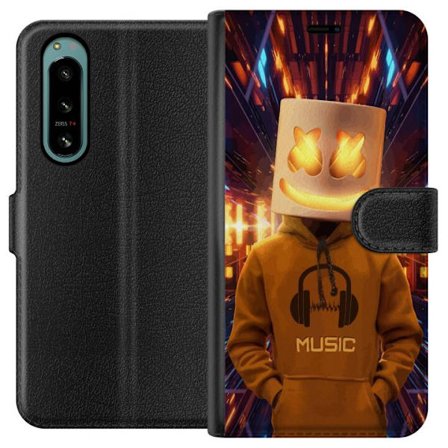 Kompatibelt Plånboksfodral till Sony Sony Xperia 5 IV DJ-figur med lysande hjälm och hoodie i futuristisk musikmiljö med neonljus.