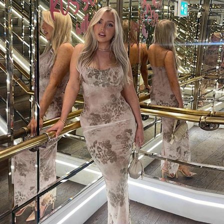 Sexig klänning som visar byst med printed , feminin, exklusiv, smal passande lång kjol för het tjej