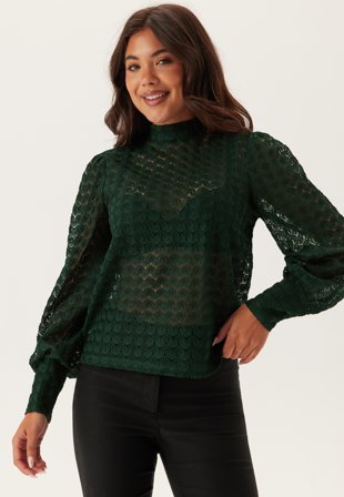 VERO MODA - Vmbecca Ls High Neck Lace Top - Pine Grove - Kläder - - Bubbleroom