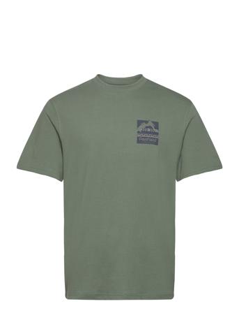 Mountain Filled Back Graphic Ss T-Shirt T-shirts Short-sleeved Grønn Penfield*Betinget Tilbud