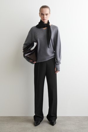 COS Femme Foulard Triangle En Maille Pointelle in Noir