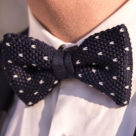 Pajarita de punto azul con estampado blanco para hombres - Pajaritas preatadas