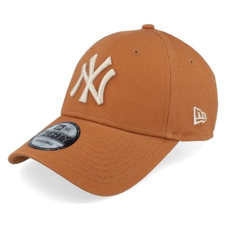 New Era - MLB Brun adjustable Keps - New York Yankees League Essential 9FORTY Burnt/Stone Adjustable @ Hatstore