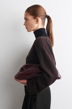 COS Frauen Ingot Clutch Leder in Rot