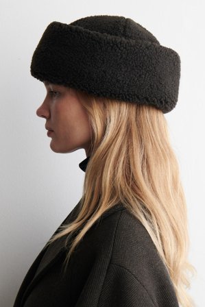 COS Women's Fold-Up Teddy Hat in Black