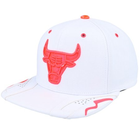 Mitchell & Ness - NBA Wit adjustable Cap - Chicago Bulls Day 6 White/Lava Red Snapback @ Hatstore