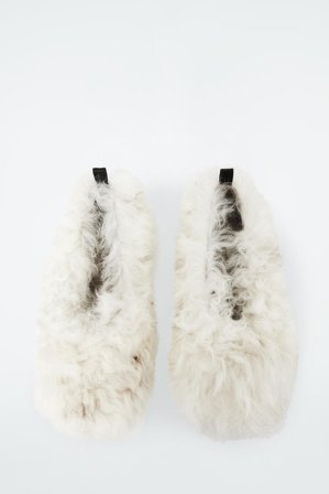 COS Women's Bailarinas De Piel Y Pelo De Oveja in Blanco