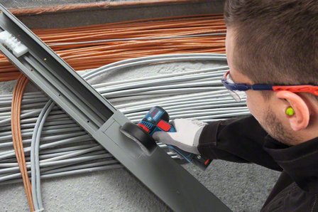 Bosch GWS 12V-76 Professional - vinkelsliper - 76 mm - 2 batterier