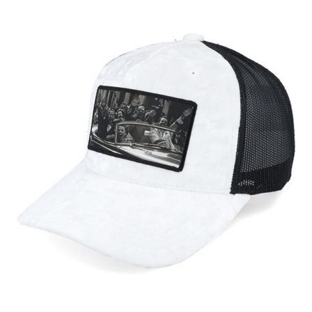 Public Domain - Vit trucker Keps - Cabriolet Party White/Black Velvet Trucker @ Hatstore