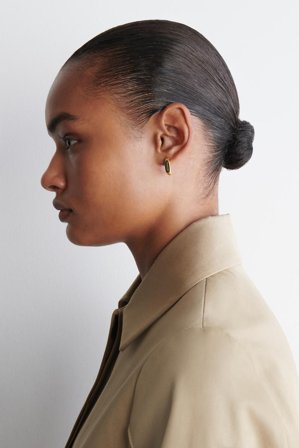 COS Women's Faceted Hoop Earrings in Bronze