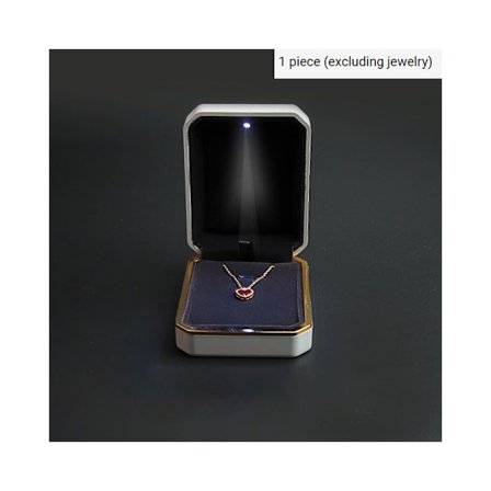 En LED smykkeskrin (hvit, ca. 9*7*3,5 cm) med lys, anhengsboks