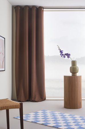 Jotex - Blendingsgardin Med Maljer - 1 Lengde Kastanjebrun - KYLIE - Kjøp Mørkleggingsgardiner hos Jotex