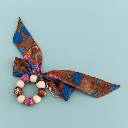 Nyckelring med träpärlor armband 5 5