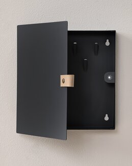 Nyckelskåp Lukas Svart - Form Living