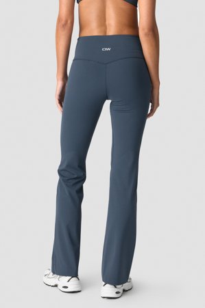 ICANIWILL - Nimble Flared Tights Dark Dusty Blue- Sportlegging - Dames - sportkleding van ICIW