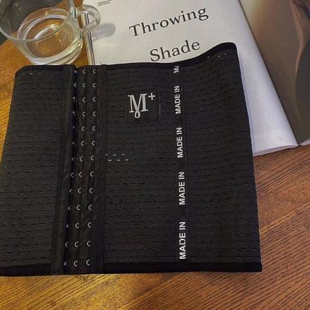 Synnytyksen jälkeinen vyötärönauha, ihoystävällinen pehmeä synnytyksen jälkeinen vatsavyö vastaa kysyntään(L Musta)