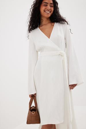 NA-KD Boho Robe structurée à dos long et taille nouée - Robe Portefeuille - Blanc - EU 40