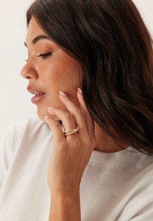 BY JOLIMA Donna Twist Ring Gold 19