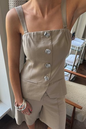 Lydia Tomlinson x NA-KD Weste aus Leinenmischung mit Knopfdetail - Ärmellose Tops - Beige - EU 36