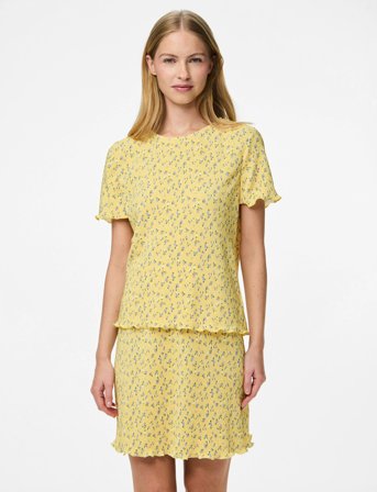 Pieces Pcflora Ss O-Neck Top Jrs Msa Bc - Yellow - XS