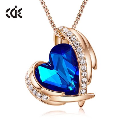 Halsband med hjärtformad berlock i silver- och roséguldfärgad kristall