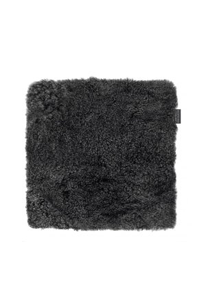 Skinnwille - Sittplätt fårskinn kantig Curly - Grå - Sittkuddar & stolsdynor - Från Homeroom