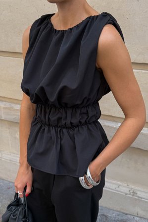 Lydia Tomlinson x NA-KD Sleeveless Marked Waist Top - Rynkade toppar - Svart - EU 44